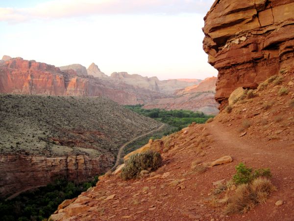 Pic: View from the Fremont River
              Trail